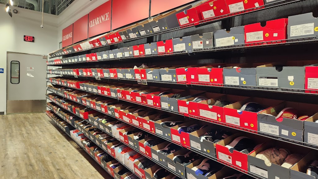 New Balance Factory Store | 3000 Grapevine Mills Pkwy Suite 608, Grapevine, TX 76051, USA | Phone: (469) 933-0334