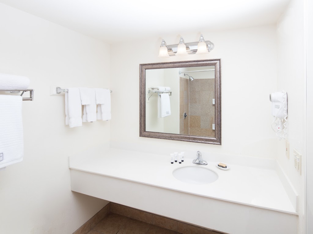 Perris Hotel Inn and Suites | 480 S Redlands Ave, Perris, CA 92570, USA | Phone: (951) 943-5577