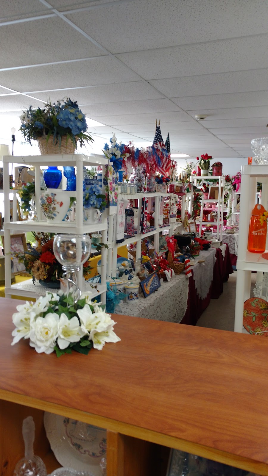 Tinas Consignment Shop | 2055 Jefferson Ave, Washington, PA 15301, USA | Phone: (724) 225-2266