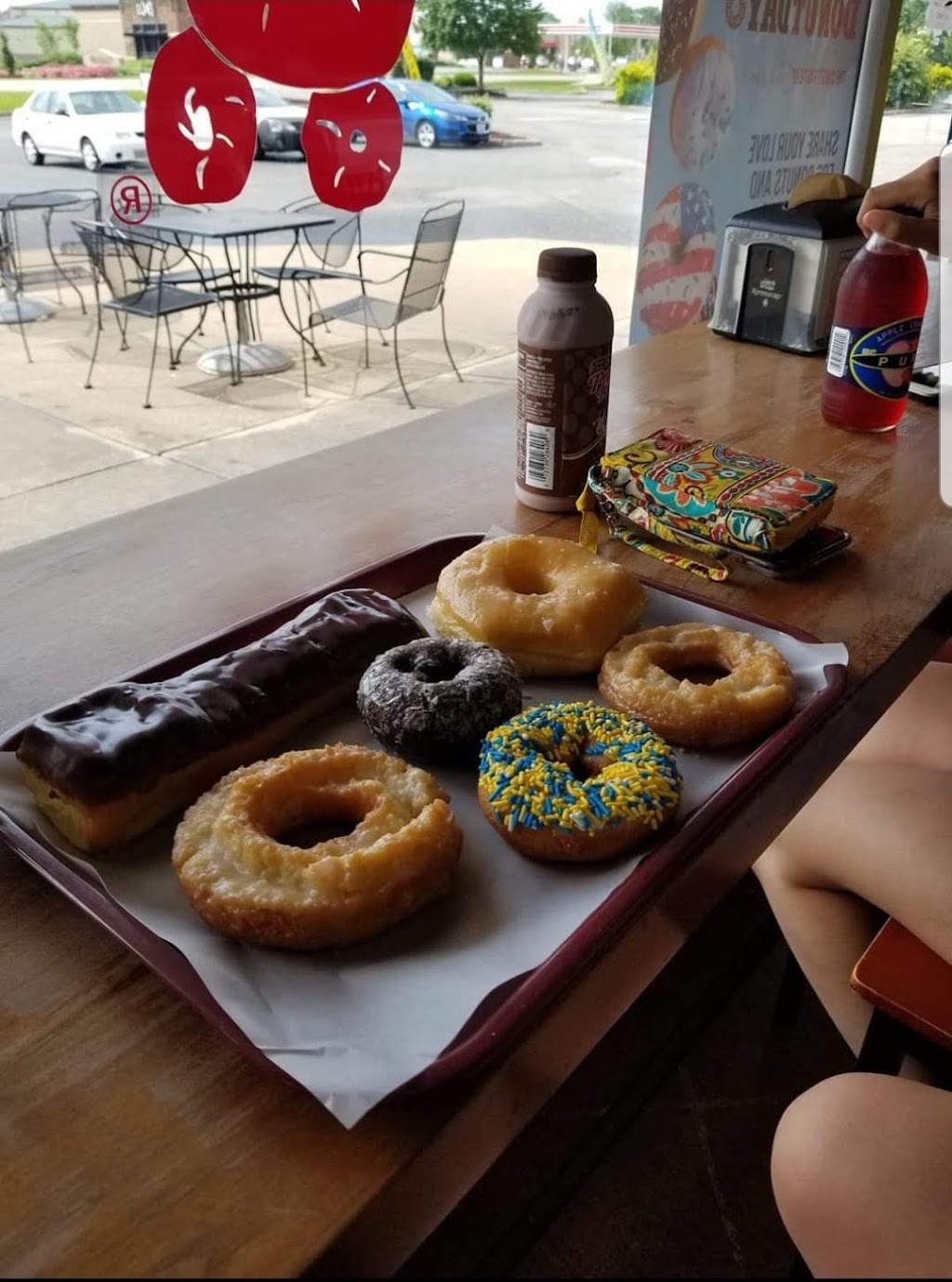 Old Town Donut Shop | 3941 Mid Rivers Mall Dr, St Peters, MO 63376, USA | Phone: (636) 447-0907