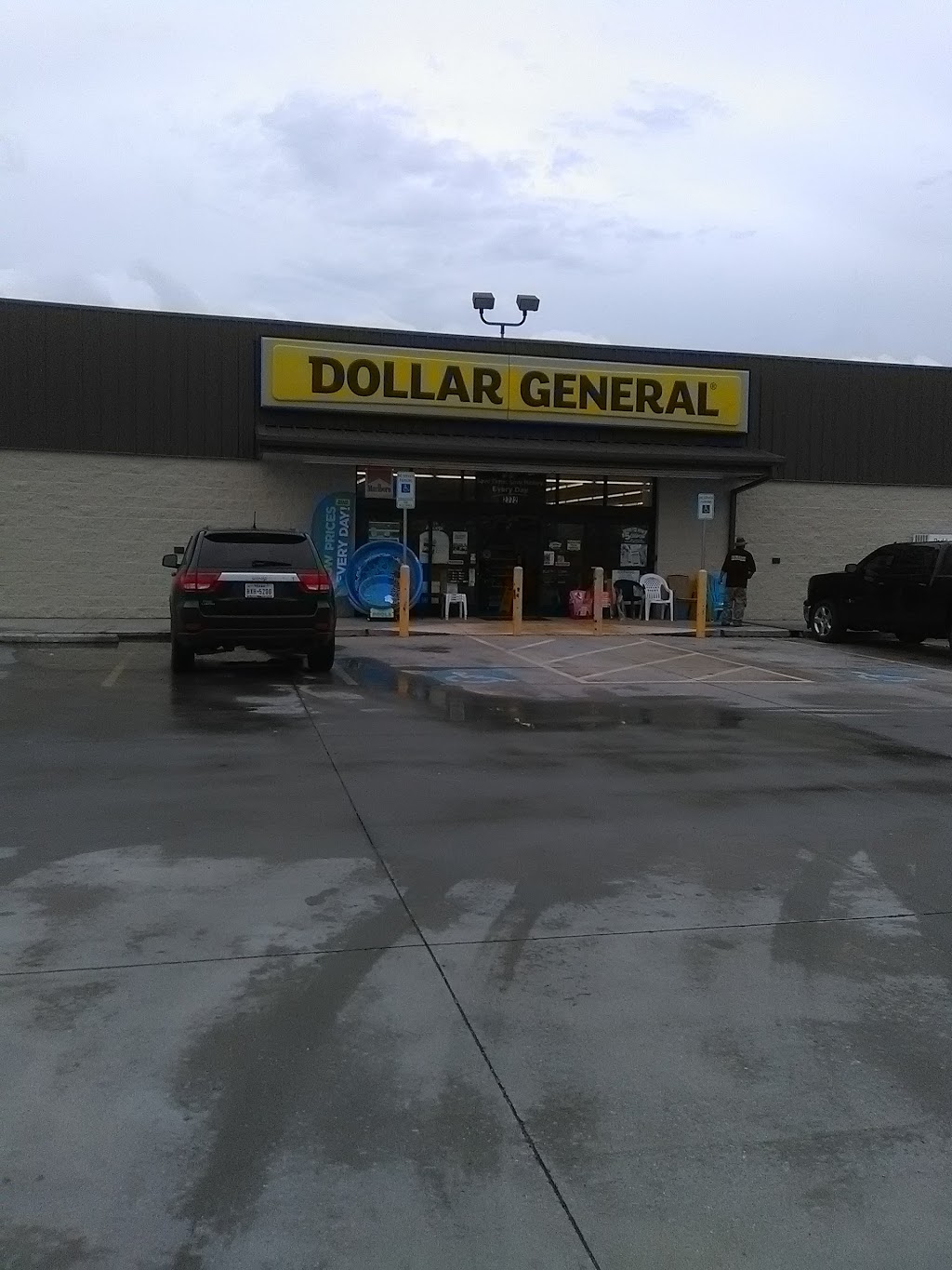 Dollar General | 2772 N Center St, Bonham, TX 75418, USA | Phone: (903) 664-5355