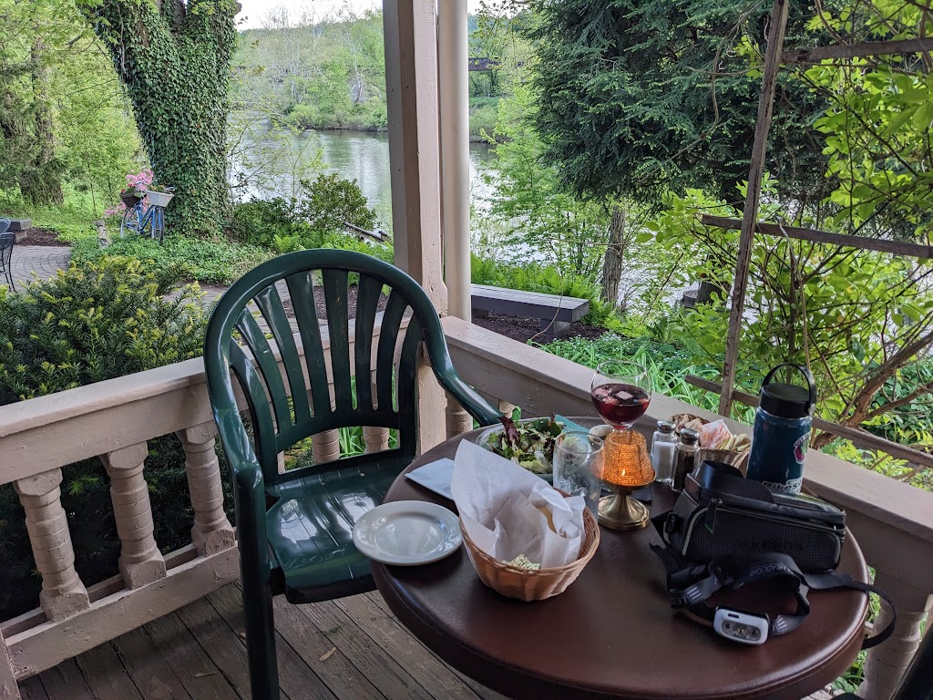 Rivers Edge Cafe Bed & Breakfast | 203 Yough St, Confluence, PA 15424, USA | Phone: (814) 395-5059