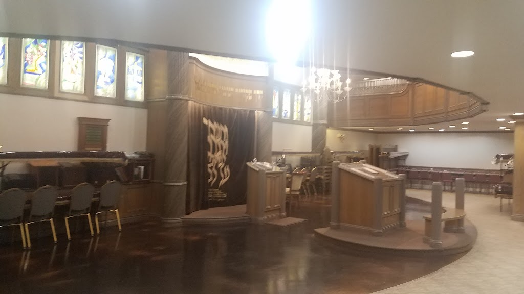 Bais Medrash Ateres Yisroel, Rabbi Blumenkrantz's Shul 827 Cornaga