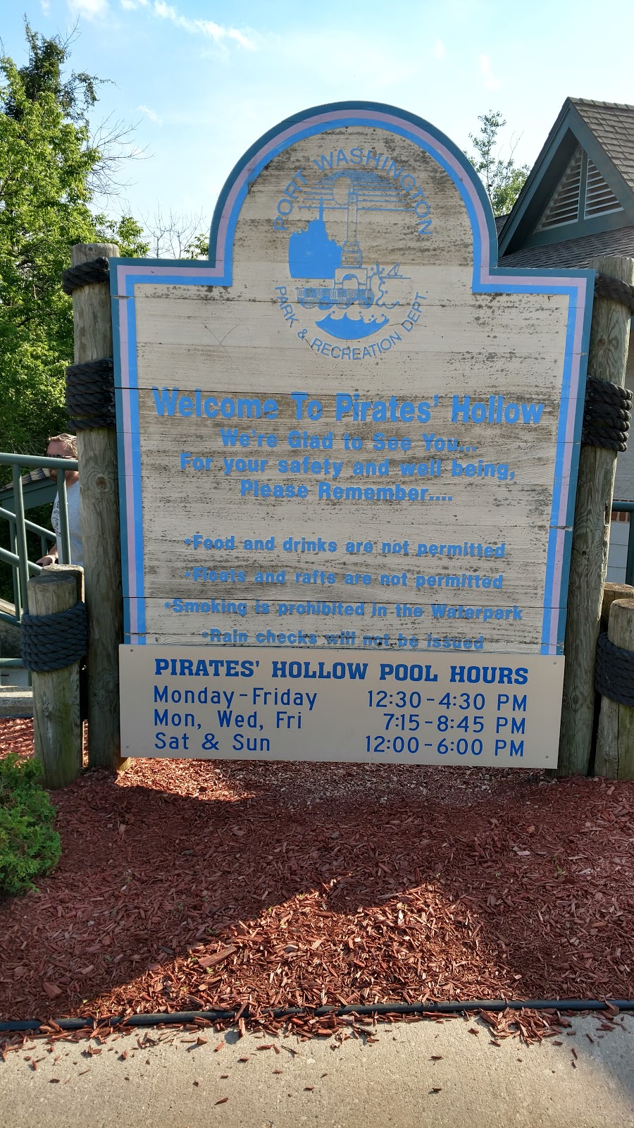 Pirates’ Hollow Community Waterpark | 201 N Webster St, Port Washington, WI 53074, USA | Phone: (262) 284-7679