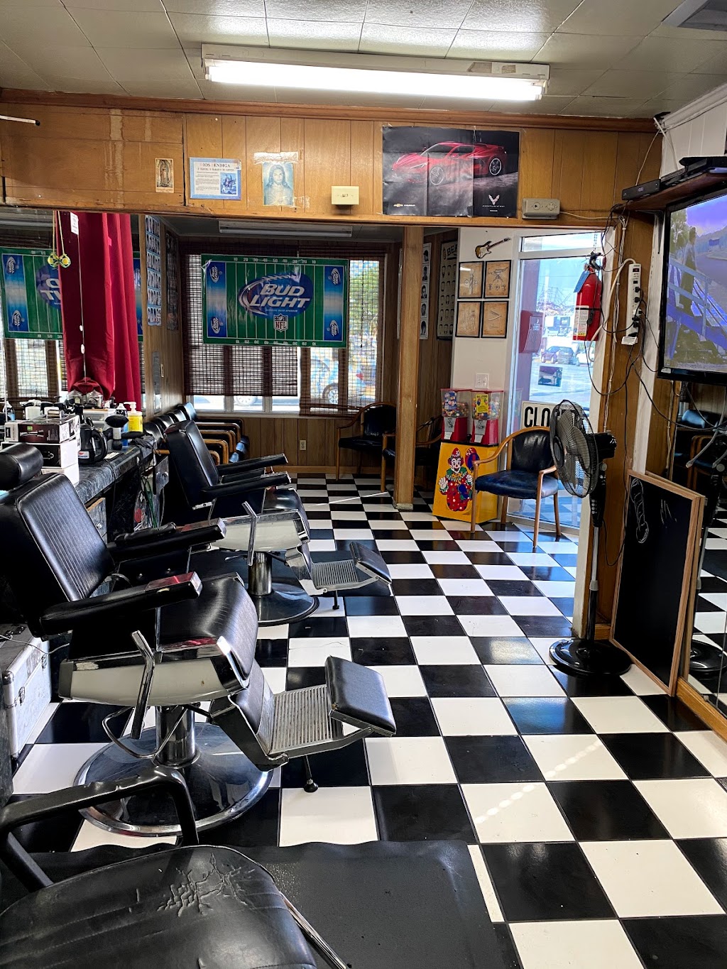 Georges Barber Shop | 3738 1st St, Los Angeles, CA 90063, USA | Phone: (323) 262-7934