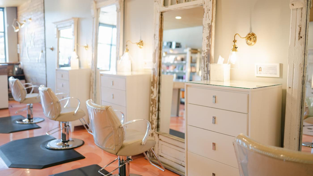 Muse Salon | 4851 Cahaba River Rd STE 111, Birmingham, AL 35243, USA | Phone: (205) 977-9889