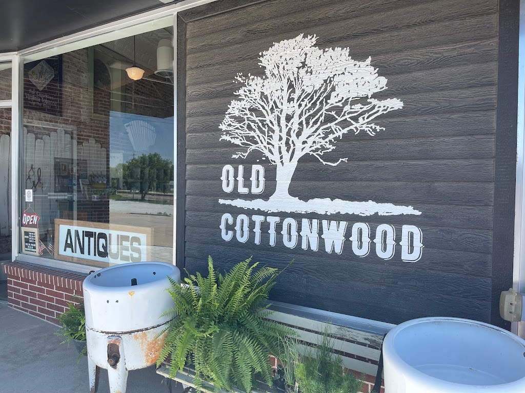 Old Cottonwood | 400 1st St, Utica, NE 68456, USA | Phone: (402) 630-6718