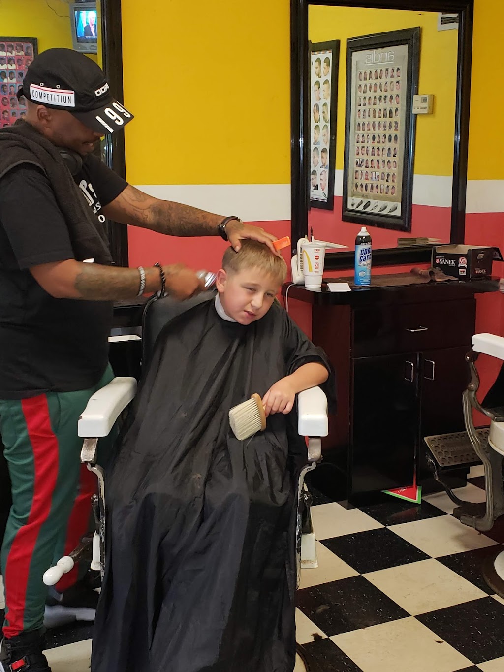 Wills Barber & Beauty Shop | 2078 Fairburn Rd, Douglasville, GA 30135, USA | Phone: (678) 391-0013