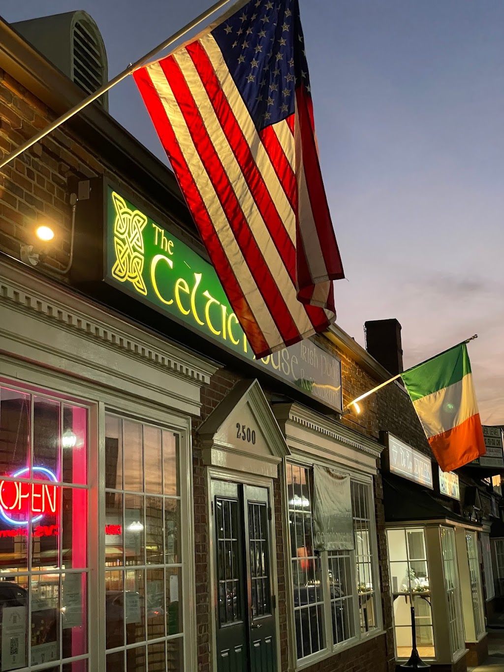 The Celtic House Irish Pub & Restaurant | 2500 Columbia Pike, Arlington, VA 22204, USA | Phone: (703) 746-9644