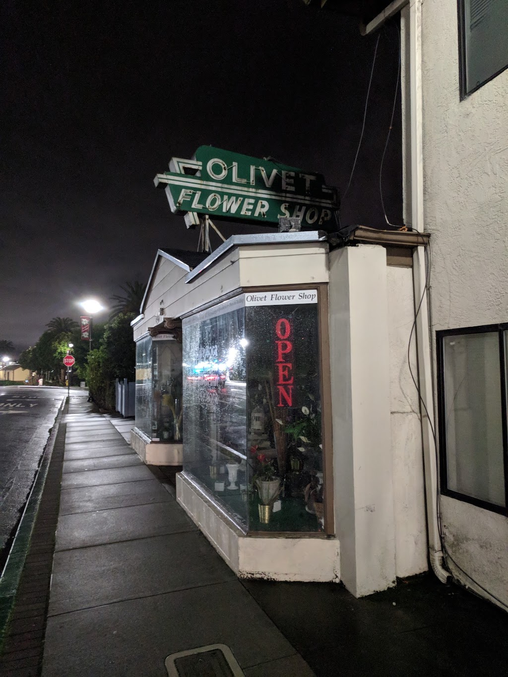 Olivet Flower Shop | 1450 Hillside Blvd, Daly City, CA 94014, USA | Phone: (650) 755-6731