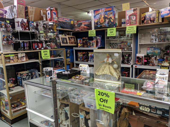 South Louisville Antique & Toy Mall | 4150-8 E Blue Lick Rd, Louisville, KY 40229, USA | Phone: (502) 955-5303