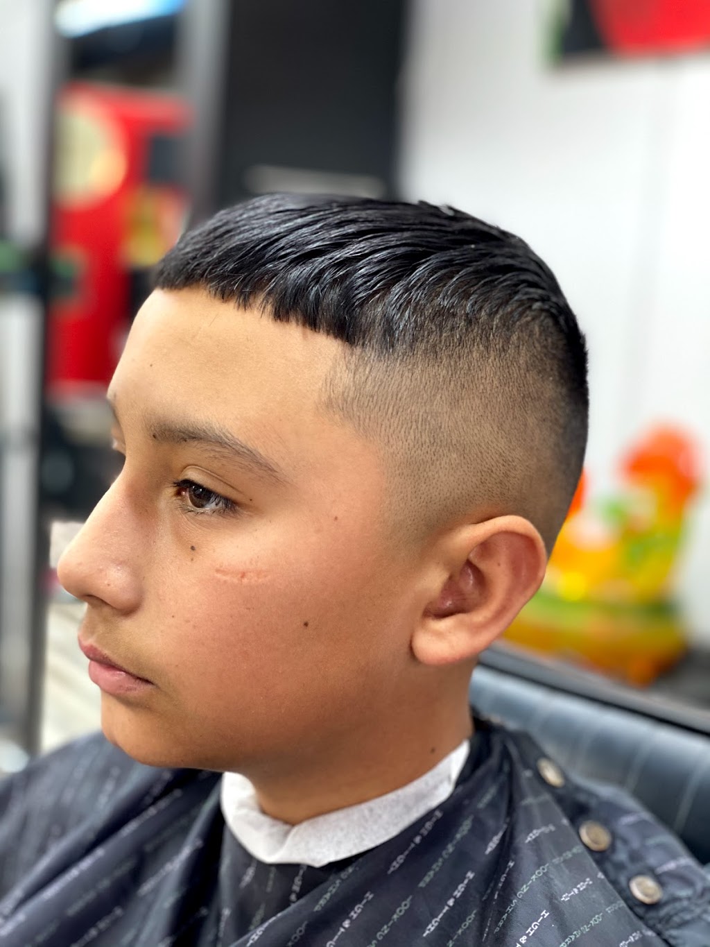 Palacios Barber & Beauty Salon | 699 W Mission Blvd, Pomona, CA 91766, USA | Phone: (909) 242-0087