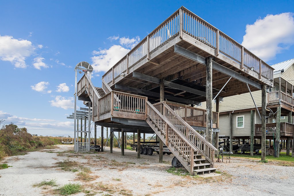 Off The Hook Fish Camp | 5617 Hopedale Hwy, St Bernard, LA 70085, USA | Phone: (662) 397-6292