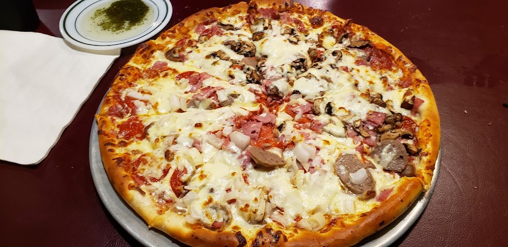 Gondola Italian Restaurant | 101 W Lebanon St, Mt Airy, NC 27030, USA | Phone: (336) 786-7520