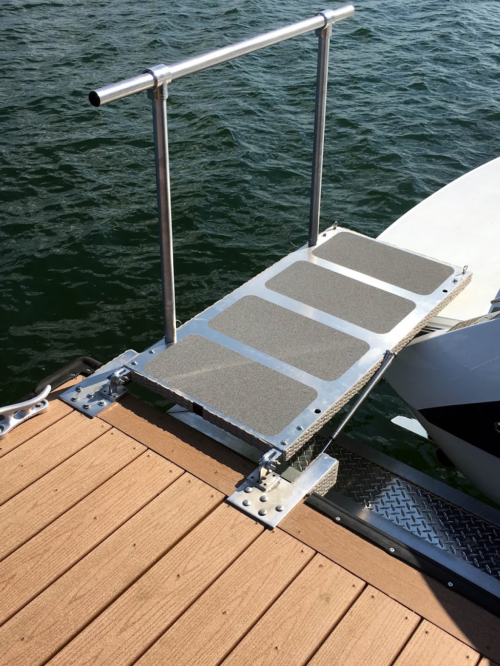 Yacht Boarding Systems | 932 Chipaway Dr, Apollo Beach, FL 33572, USA | Phone: (813) 645-6666