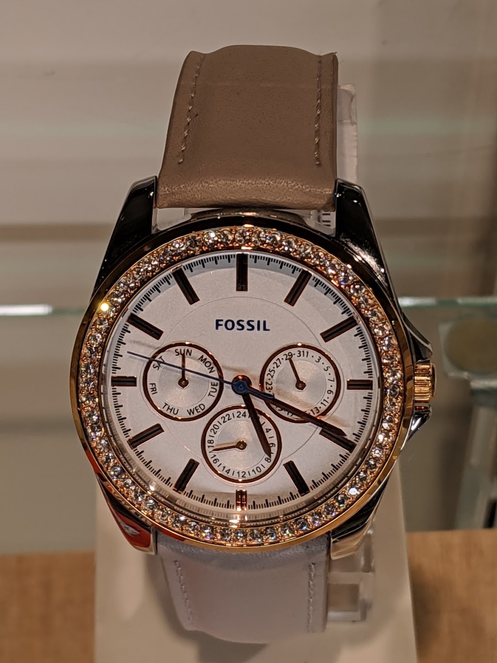 Fossil Outlet | 2962 Livermore Outlets Dr Unit 265, Livermore, CA 94551 | Phone: (925) 443-3642