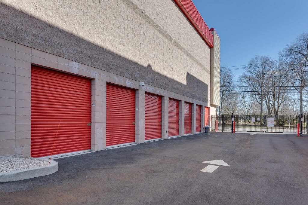 StorQuest Self Storage | 401 Railroad Ave, Westbury, NY 11590, USA | Phone: (516) 210-5490