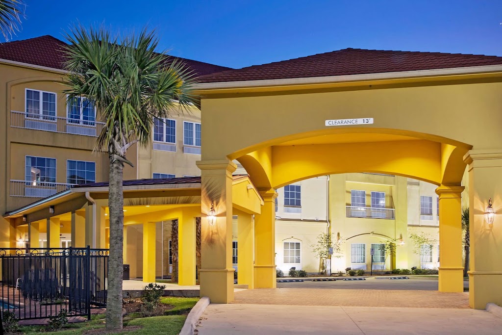 Salon G | 520 Collins-Aikman Dr, Charlotte, NC 28213, USA | Phone: (704) 777-6604