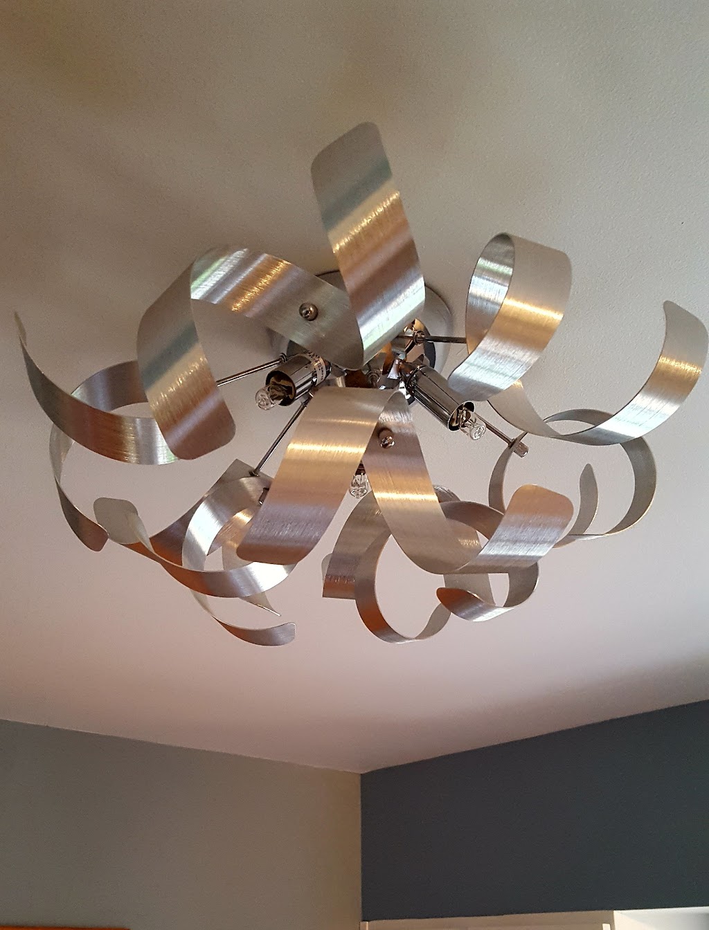 Village Lighting & Supply | 253 E Erie Ave, Lorain, OH 44052, USA | Phone: (440) 288-8898