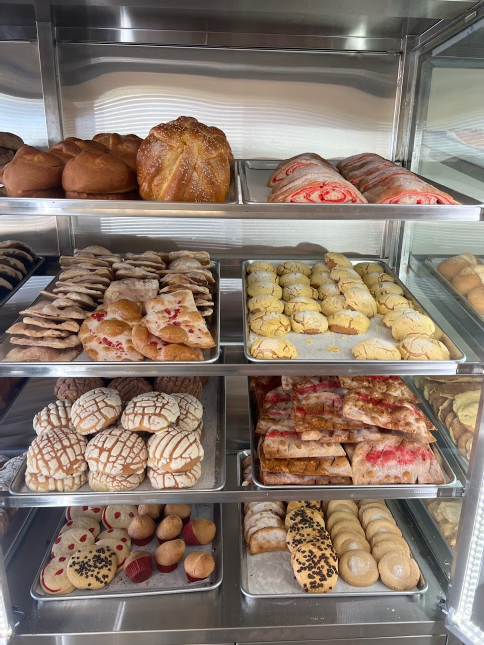 Panaderia Santo Domingo Anaheim | 3050 W Lincoln Ave G, Anaheim, CA 92801, USA | Phone: (323) 542-7689