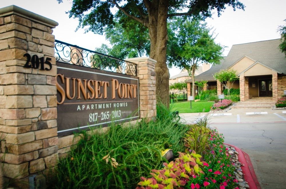 Sunset Point Apartment Homes | 2015 Randy Snow Rd, Arlington, TX 76011 | Phone: (817) 265-2013