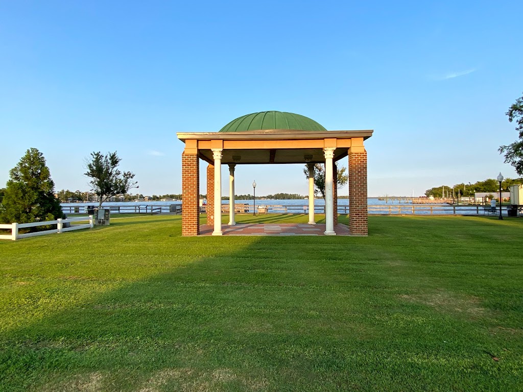 Waterfront Park | 508 S Water St, Elizabeth City, NC 27909, USA | Phone: (252) 335-1424