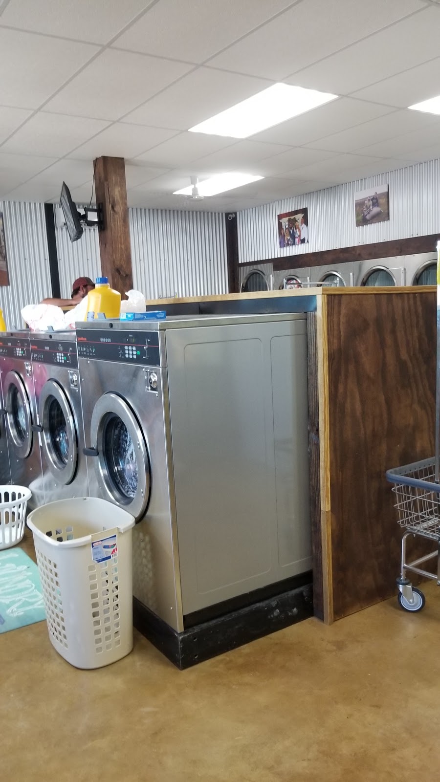 Woodsboro Laundromat | 914 Wood Ave, Woodsboro, TX 78393, USA | Phone: (361) 944-2077