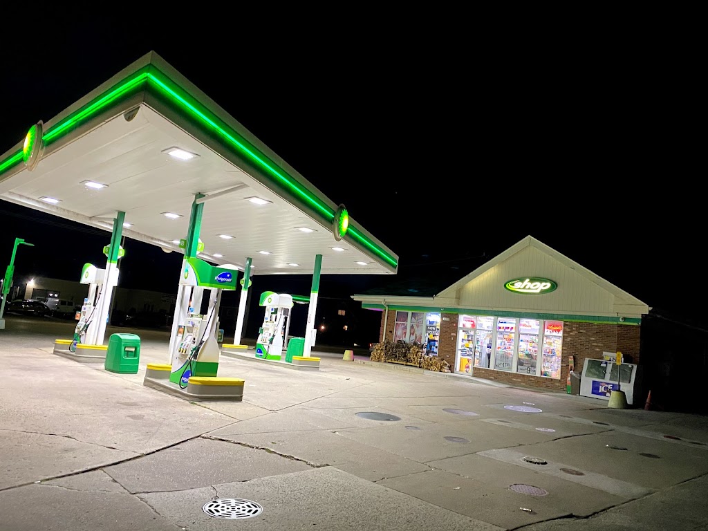 bp | 2558 Des Plaines Ave, Riverside, IL 60546, USA | Phone: (708) 442-7714