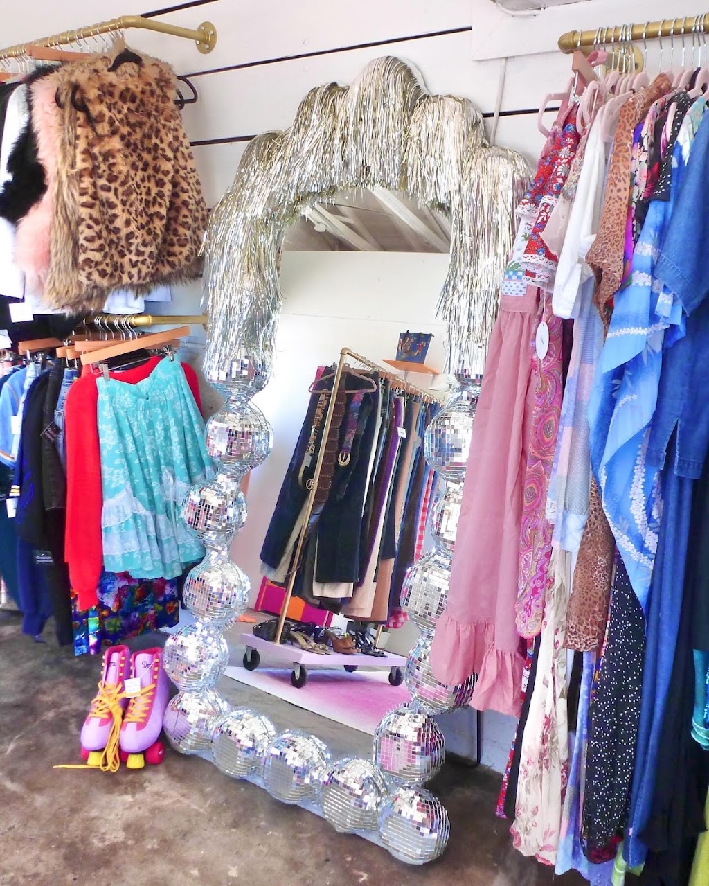 Dreamland Vintage | 49669 Senilis Ave, Morongo Valley, CA 92256, USA | Phone: (213) 447-7191