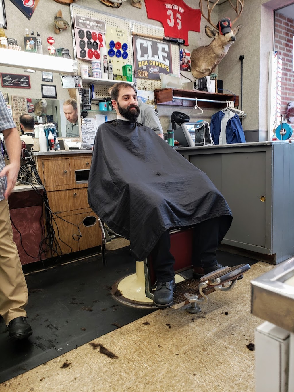 Mikes Barber Shop | 8506 Mentor Ave, Mentor, OH 44060, USA | Phone: (440) 255-6996