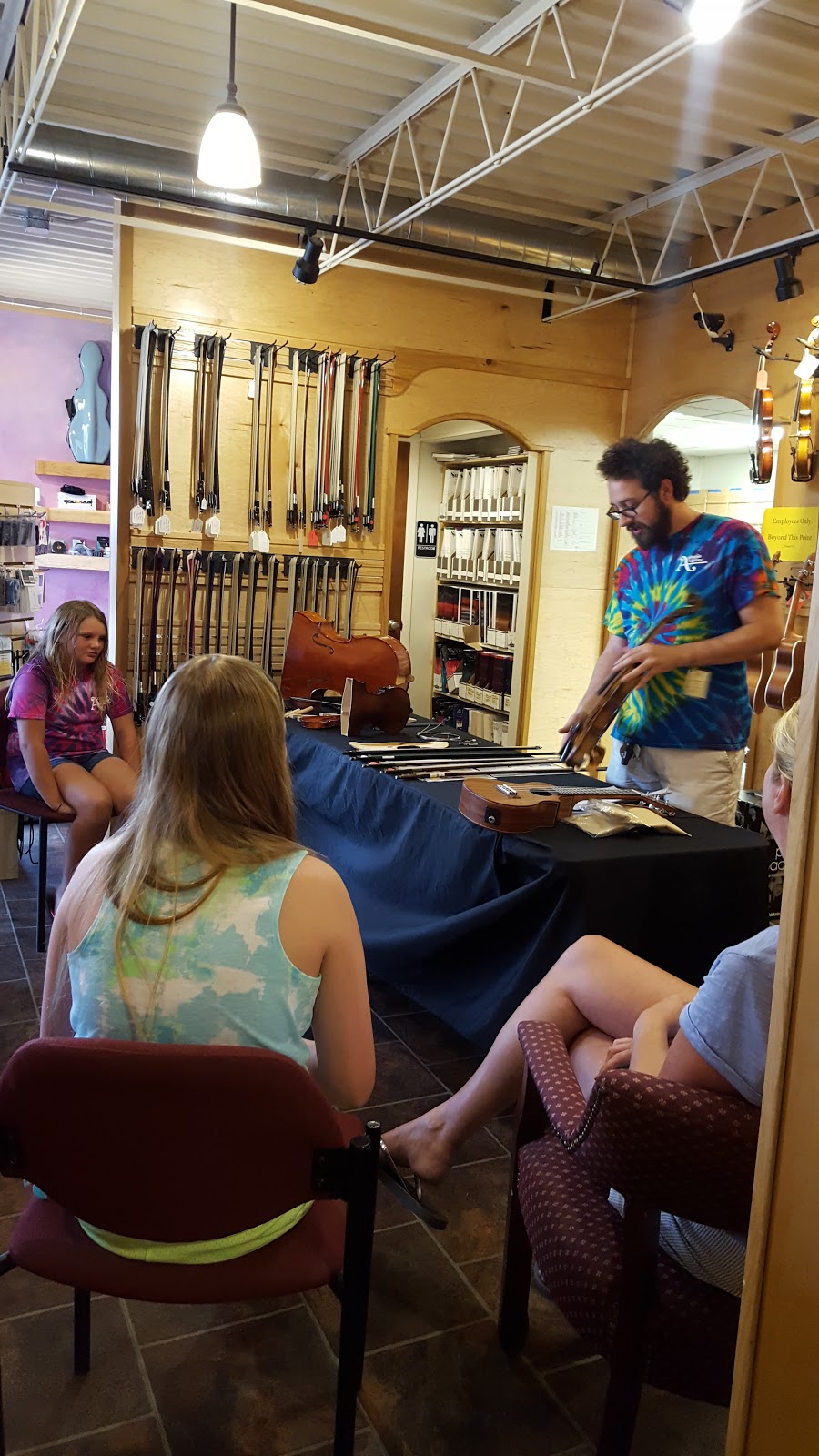 Antonio Violins and Ukes | 214 W Main St, Mason, OH 45040 | Phone: (513) 234-0555