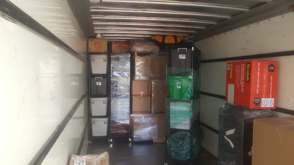 Buzzing Along Movers | 560 Greenbrier Dr, Oceanside, CA 92054, USA | Phone: (760) 687-6790