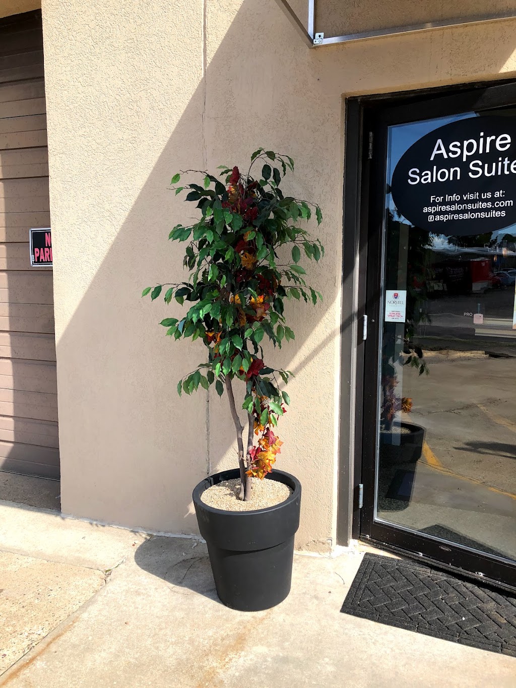 Aspire Salon Suites LLC | 507 Hitchcock Street and Front Entrance, 520 South Blvd, Baraboo, WI 53913, USA | Phone: (608) 393-5886