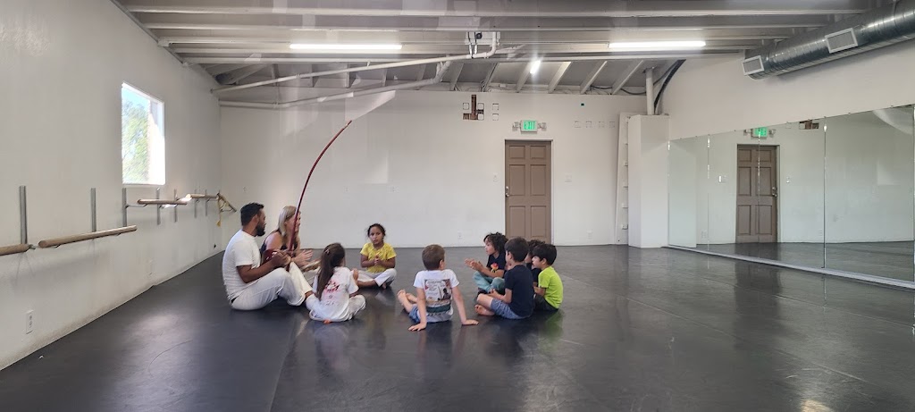 ABADÁ Capoeira Orange County (Fountain Valley) | 17270 Newhope St, Fountain Valley, CA 92708, USA | Phone: (562) 340-9801