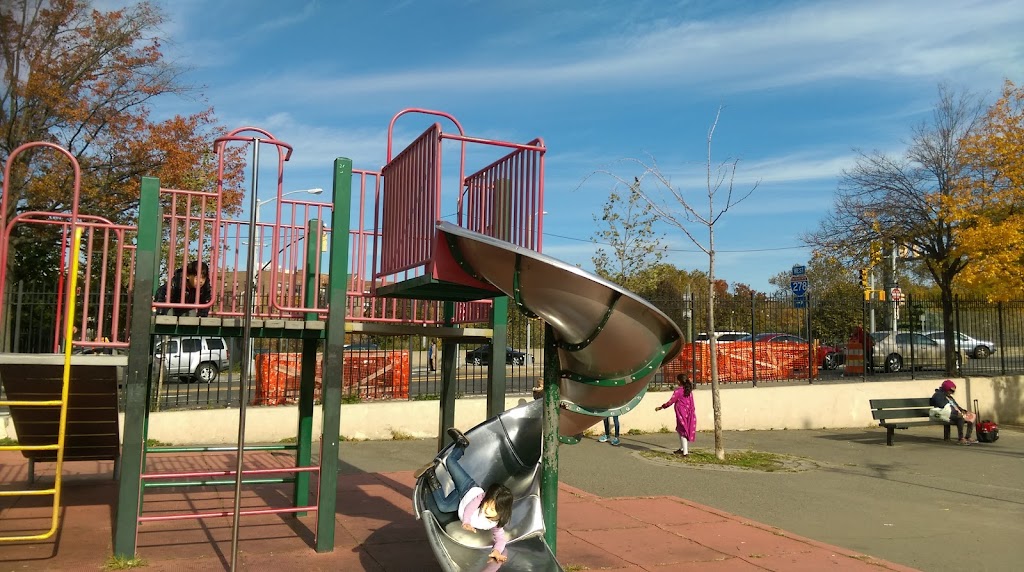 Hart Playground | 65-01 37th Ave, Queens, NY 11377, USA | Phone: (212) 639-9675