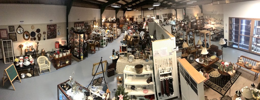 Streetsboro Antiques Mini Mall | 8932 OH-14, Streetsboro, OH 44241, USA | Phone: (330) 474-7442