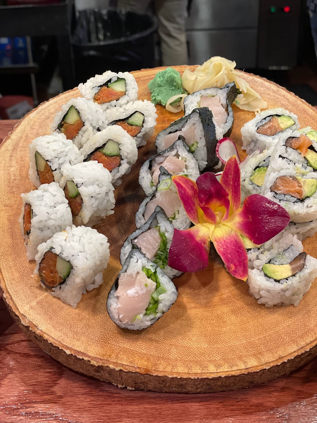 The Sushi Bar | 10135 Telegraph Rd, Taylor, MI 48180, USA | Phone: (313) 406-5998