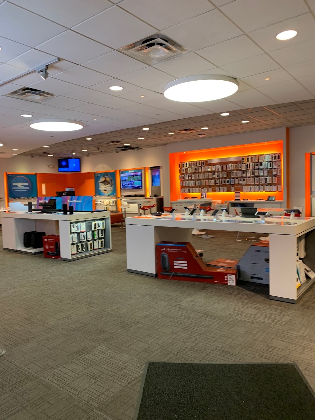 AT&T Store | 241 Exton Square Pkwy, Exton, PA 19341, USA | Phone: (610) 363-9300