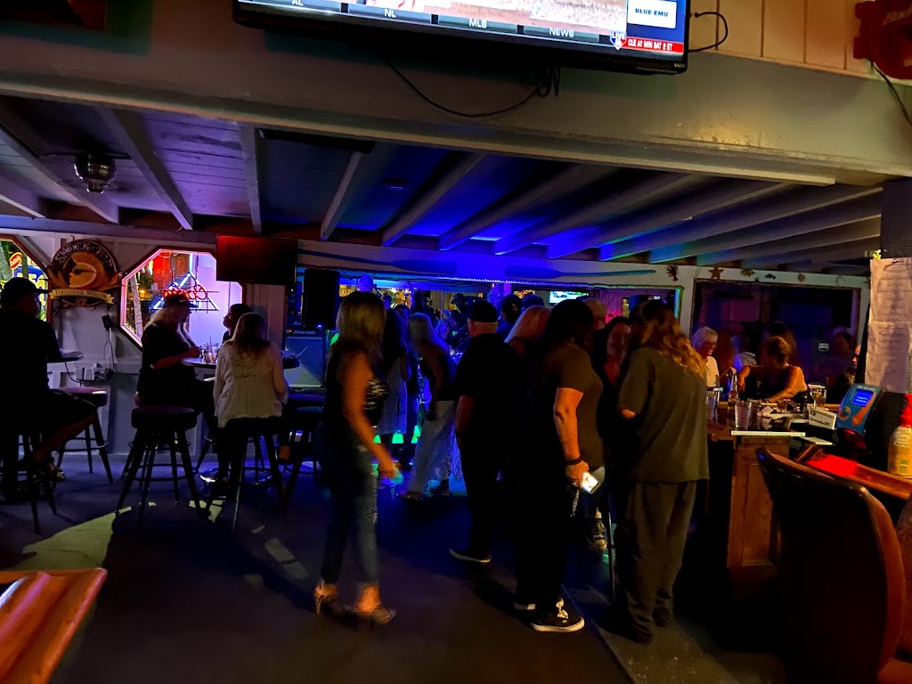 Larrys Beach Club | 1145 S Tremont St, Oceanside, CA 92054, USA | Phone: (442) 222-1779