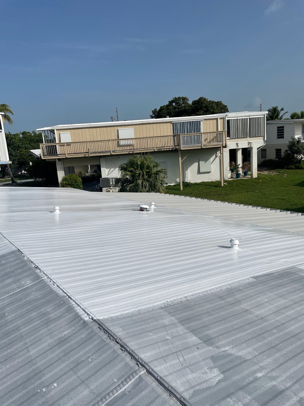 Andy the roofer & co | 210 W 2nd Ct, Key Largo, FL 33037, USA | Phone: (305) 451-1552