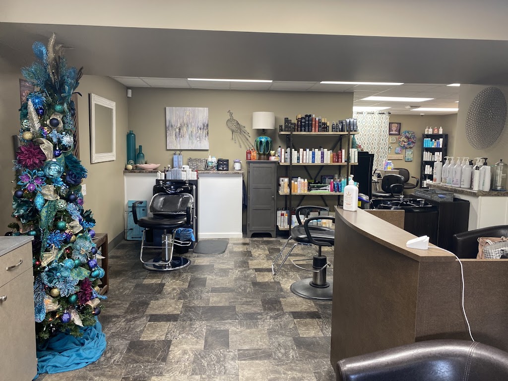 Carl & Christys Salon | 1705 McPherson Ave, Council Bluffs, IA 51503, USA | Phone: (712) 322-1625