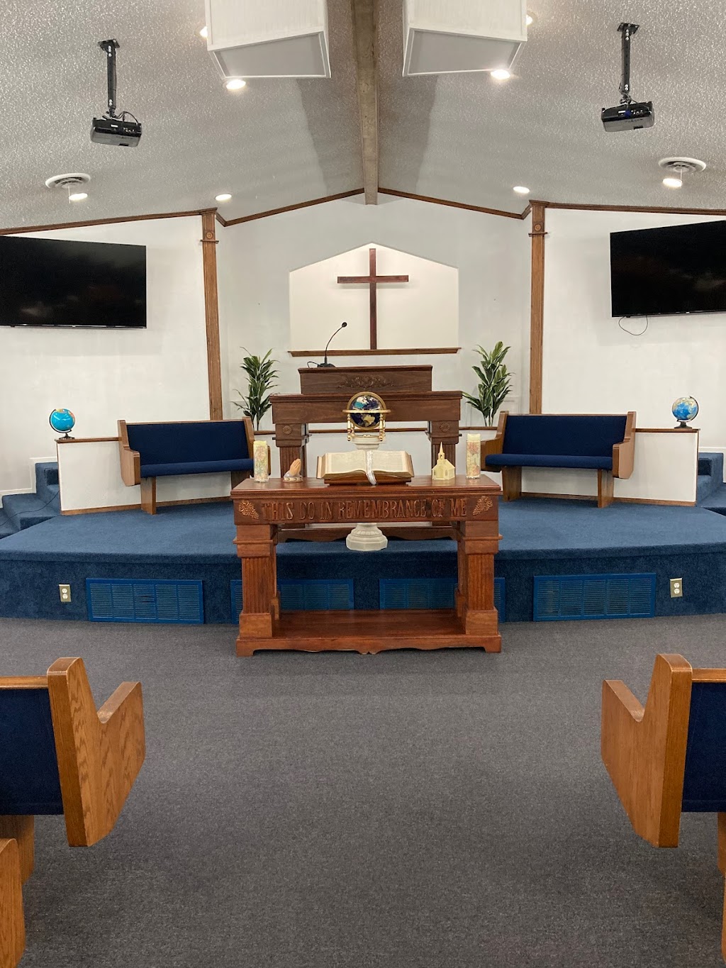 Oak Trail Baptist Church | 4501 Peppertree Rd, Granbury, TX 76048, USA | Phone: (940) 445-4239