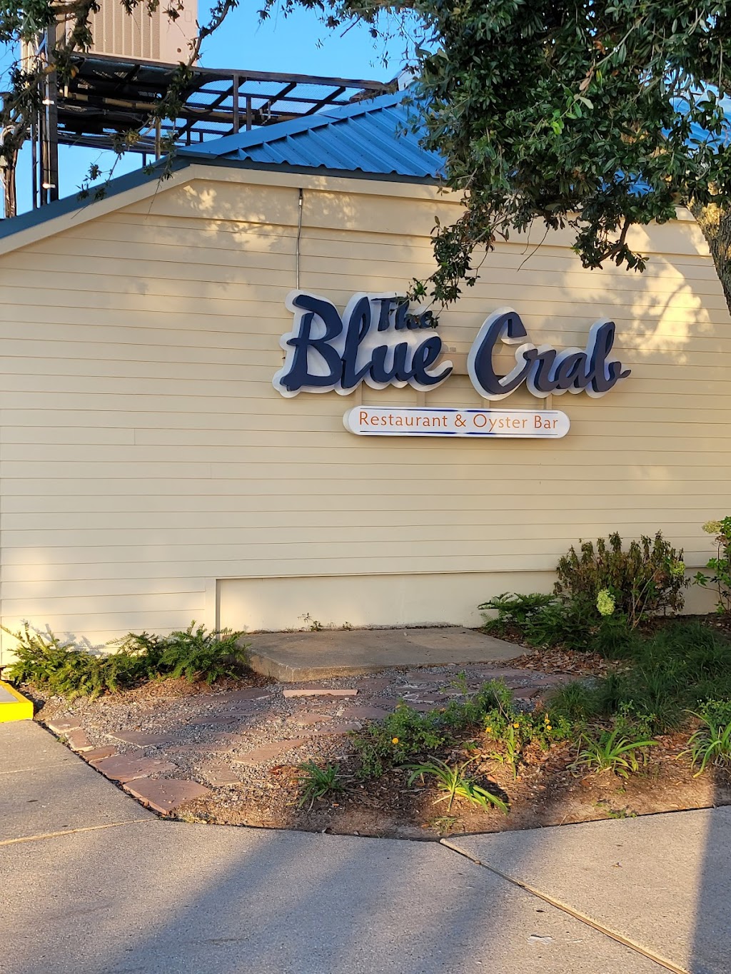 The Blue Crab Northshore | 118 Harbor View Ct, Slidell, LA 70458 | Phone: (985) 315-7001