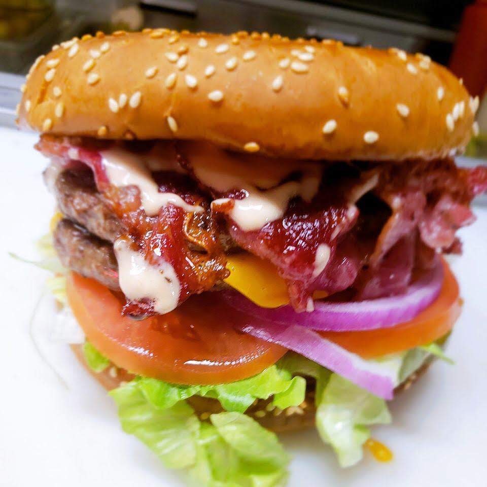 El Pariente Star Burger | 2224 Santa Fe Ave, Hughson, CA 95326, USA | Phone: (209) 883-9204