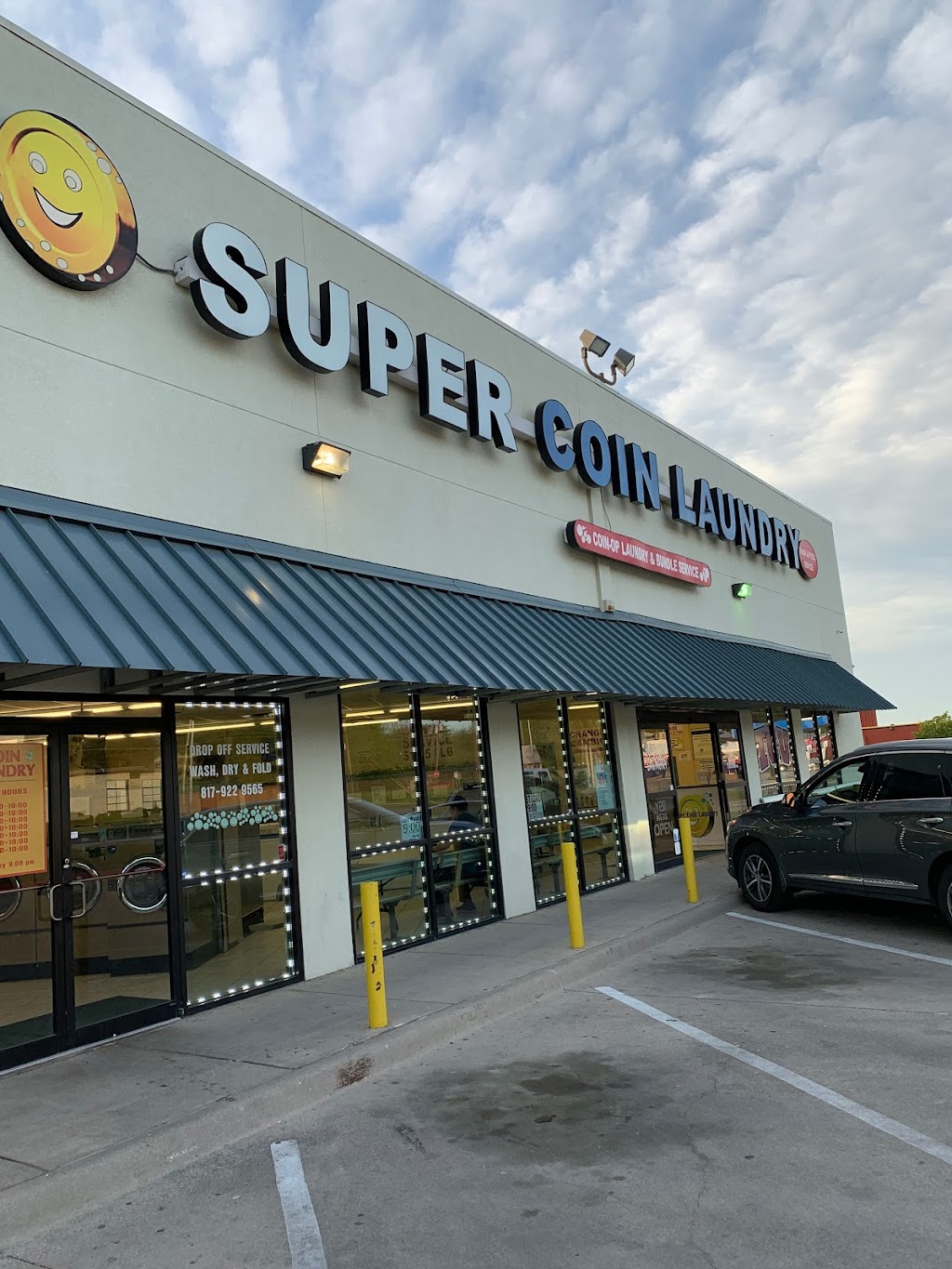 Super Coin Laundry | 2920 Cleburne Rd, Fort Worth, TX 76110, USA | Phone: (817) 922-9565