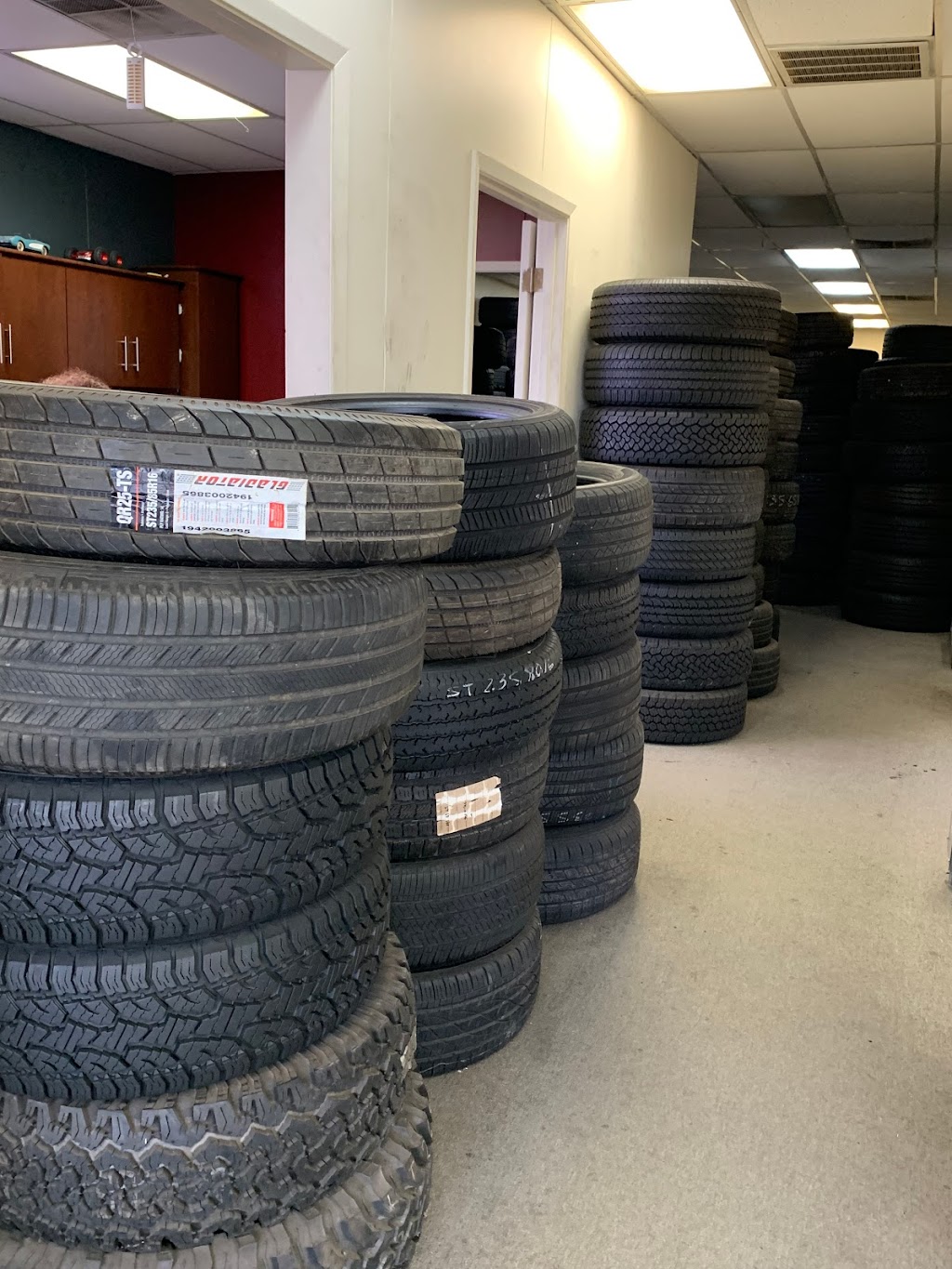 F.W. Quality Tires | 766 N Beach St, Fort Worth, TX 76111, USA | Phone: (817) 320-5397