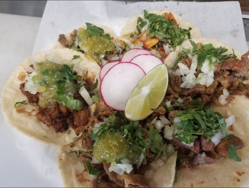 Julies taco truck | 1599 Mehlert St, Kingsburg, CA 93631, USA | Phone: (559) 623-5232