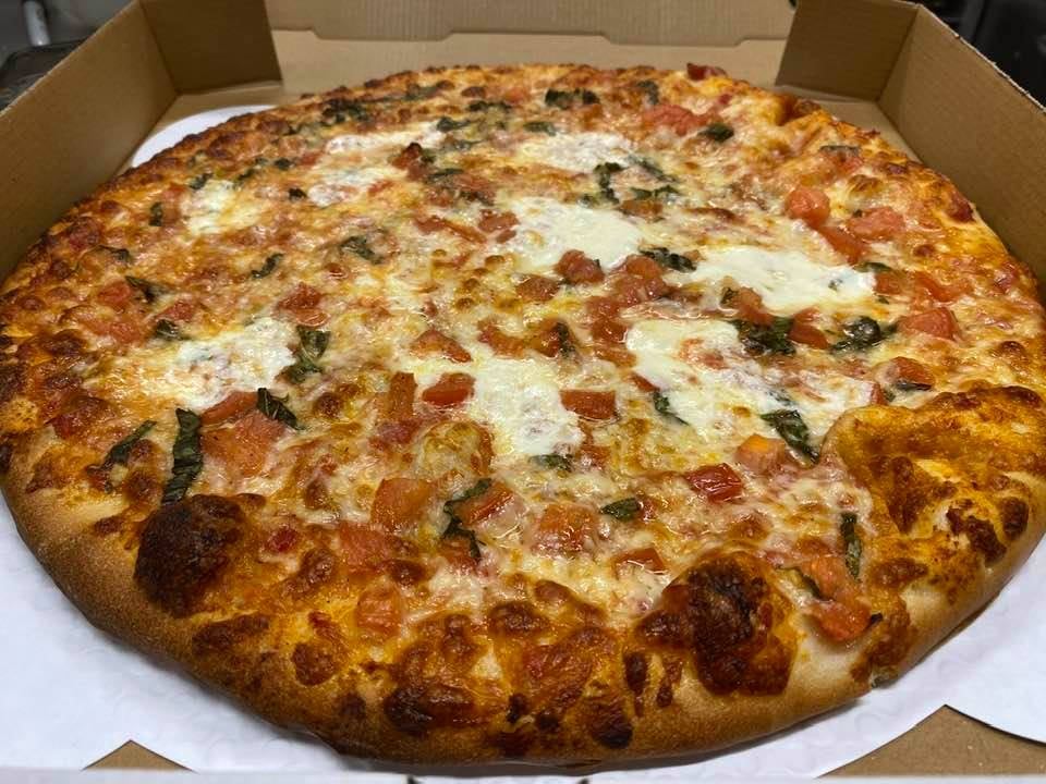 Giovannis Home of Pizza | 160 W Central St, Natick, MA 01760, USA | Phone: (508) 545-2291