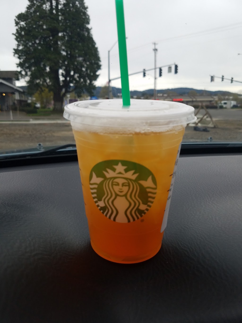 Starbucks | 2401 Portland Rd, Newberg, OR 97132, USA | Phone: (503) 686-8787