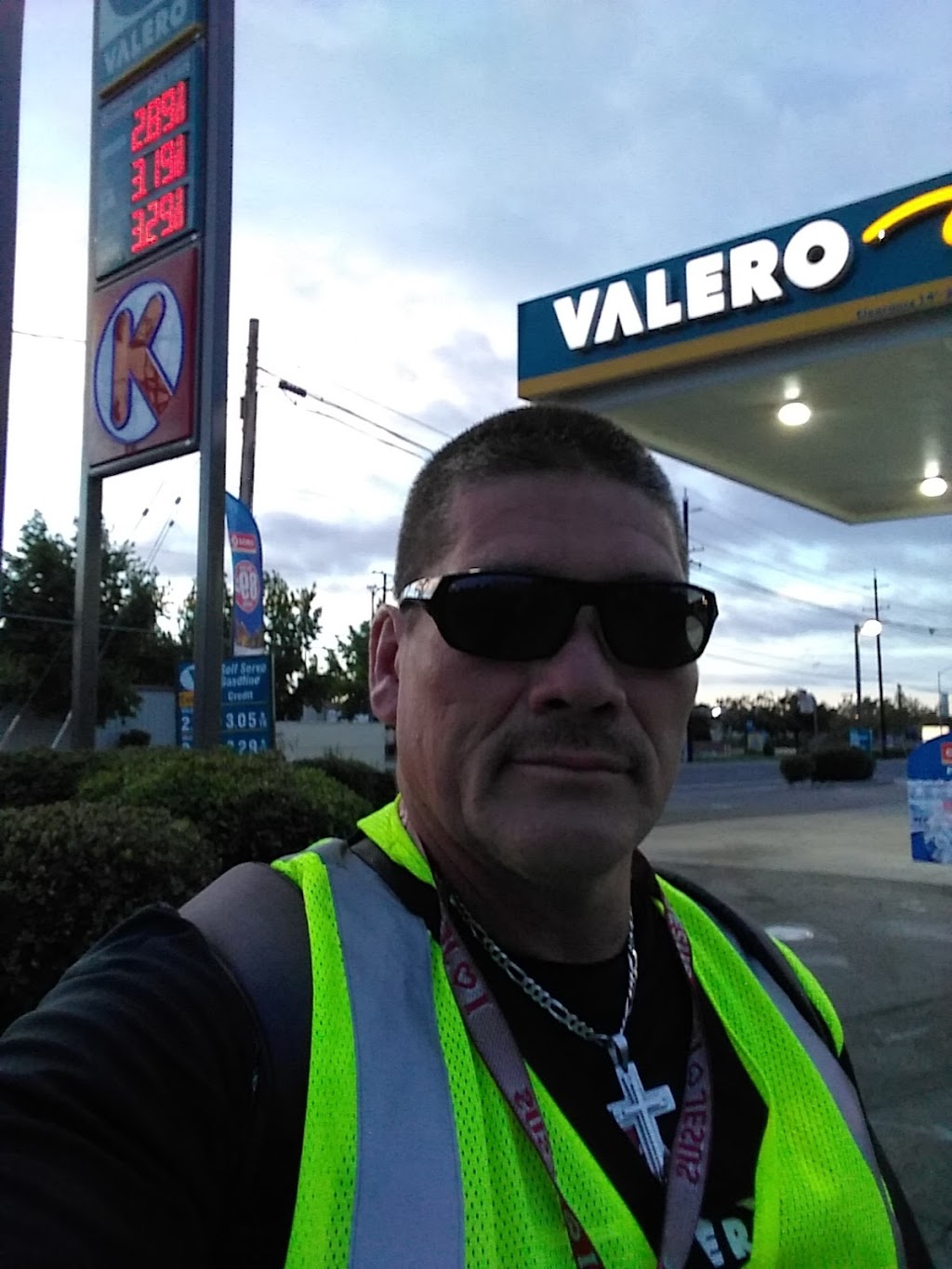 Valero | 600 Rio Tierra Ave, Sacramento, CA 95833, USA | Phone: (210) 345-2000